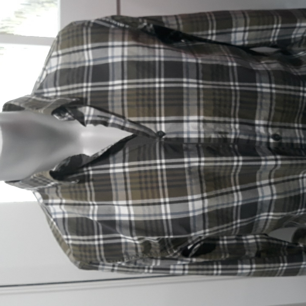 Banana Republic mens grey and green plaid cotton shirt. Medium